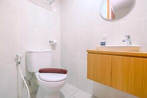 Good Choice And Strategic 2Br Without Living Room Evenciio Apartment