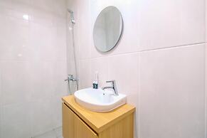 Good Choice And Strategic 2Br Without Living Room Evenciio Apartment