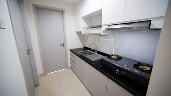 Homey 3Br With Private Lift At Grand Sungkono Lagoon Apartment