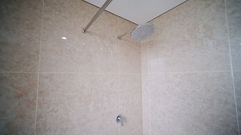 Homey 3Br With Private Lift At Grand Sungkono Lagoon Apartment