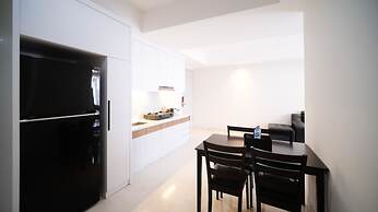 Homey 3Br With Private Lift At Grand Sungkono Lagoon Apartment