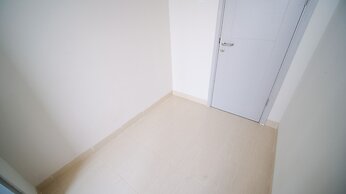 Homey 3Br With Private Lift At Grand Sungkono Lagoon Apartment