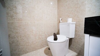 Homey 3Br With Private Lift At Grand Sungkono Lagoon Apartment