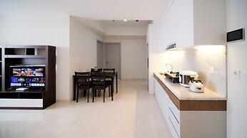 Homey 3Br With Private Lift At Grand Sungkono Lagoon Apartment