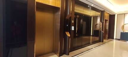 Homey 3Br With Private Lift At Grand Sungkono Lagoon Apartment