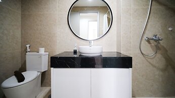 Homey 3Br With Private Lift At Grand Sungkono Lagoon Apartment