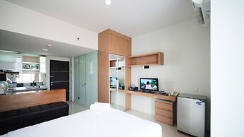 Best Choice And Homey Studio At The Square Apartment