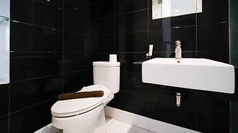 Best Choice And Homey Studio At The Square Apartment