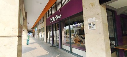 Best Choice And Homey Studio At The Square Apartment