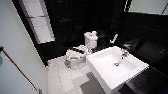 Best Choice And Homey Studio At The Square Apartment