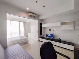 Nice And Comfy 1Br At Dago Suites Apartment