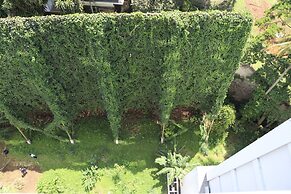 Nice And Comfy 1Br At Dago Suites Apartment