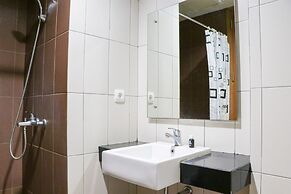 Nice And Comfy 1Br At Dago Suites Apartment