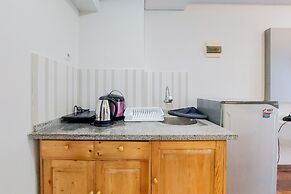 Comfy And Warm Studio Serpong Greenview Apartment