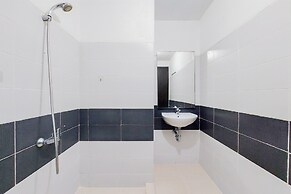 Modern Look 1Br Apartment At Scientia Residence