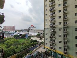 Modern 2Br At Apartment Suites @Metro