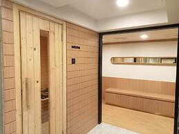 Comfortable And Homey Studio Loft At Kingland Avenue Apartment