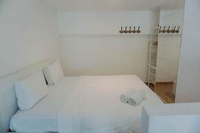 Comfortable And Homey Studio Loft At Kingland Avenue Apartment