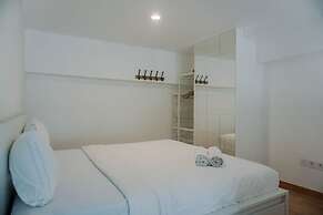 Comfortable And Homey Studio Loft At Kingland Avenue Apartment