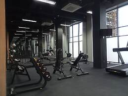 Comfortable And Homey Studio Loft At Kingland Avenue Apartment