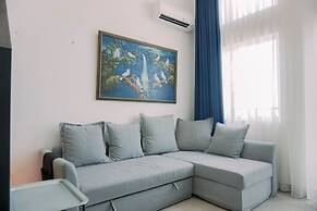 Comfortable And Homey Studio Loft At Kingland Avenue Apartment