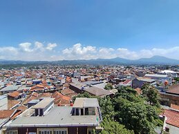 Simply 2Br At Apartment Gateway Ahmad Yani Cicadas