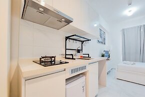 Comfortable And Homey Studio At Sky House Alam Sutera Apartment