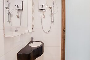 Comfortable And Homey Studio At Sky House Alam Sutera Apartment