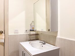 Modern Stay 2Br At Meikarta Apartment