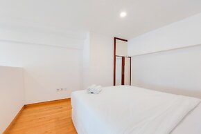 Modern And Comfort Look Studio Kingland Avenue Apartment