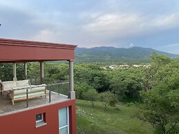 HERMOSA CASA CON INCREIBLES VISTAS