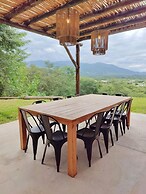 HERMOSA CASA CON INCREIBLES VISTAS