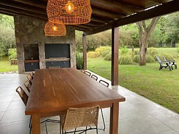 ACODEGORA Y AMPLIA CASA EN SALTA