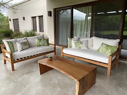 ACODEGORA Y AMPLIA CASA EN SALTA