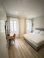 Lorenzo Mavili Suite