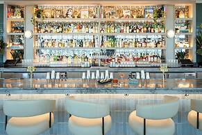 Moxy St. Petersburg Downtown