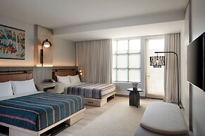 Moxy St. Petersburg Downtown