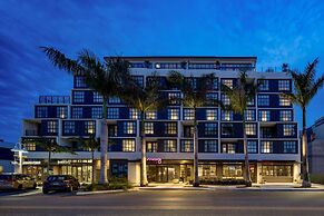 Moxy St. Petersburg Downtown