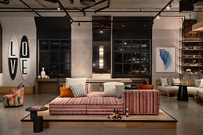 Moxy St. Petersburg Downtown