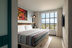 Moxy St. Petersburg Downtown