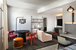 Moxy St. Petersburg Downtown