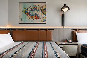 Moxy St. Petersburg Downtown