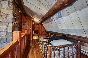 Pittsburg Lake House w/ Magalloway Mountain Views!