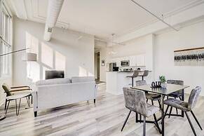 CozySuites The Block Skybridge Access