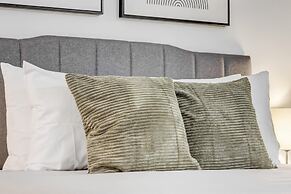 CozySuites The Block Skybridge Access