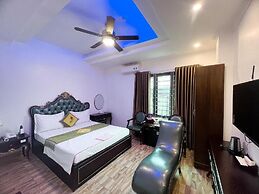 Hoang Gia Hotel Dong Tru -by Bay Luxury