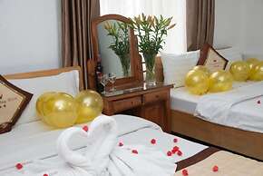 Phuong Dong Hotel Cau Giay -by BayLuxury