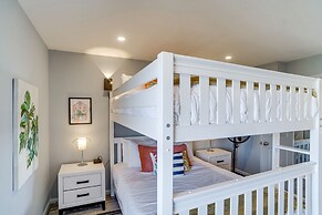 St Helena Island Vacation Rental: Walk to Beach!