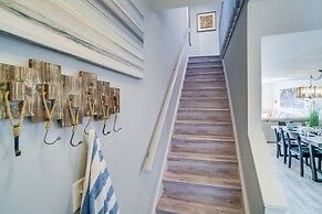 St Helena Island Vacation Rental: Walk to Beach!