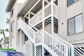 St Helena Island Vacation Rental: Walk to Beach!